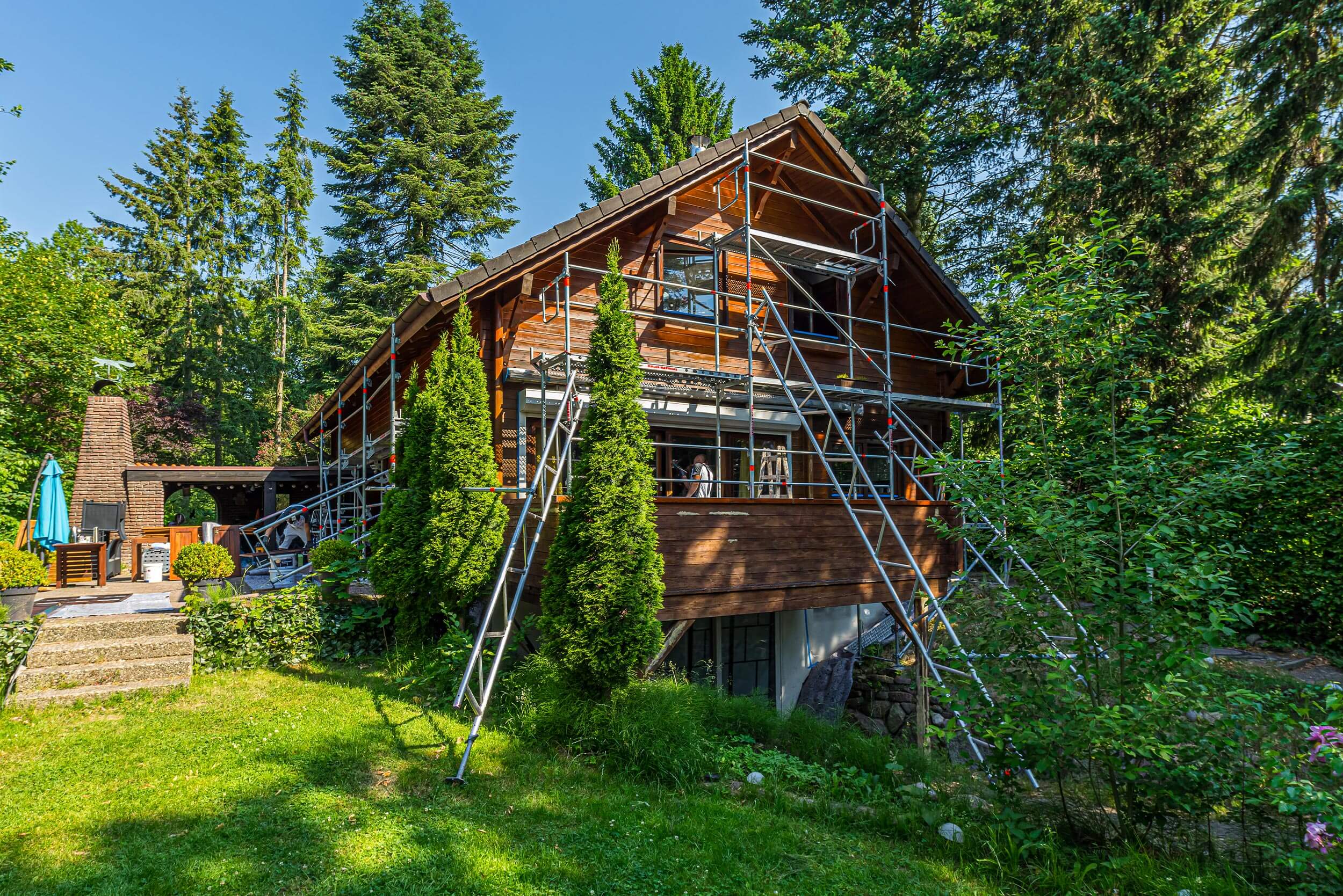 Fassadenrenovierung eines Holzhauses